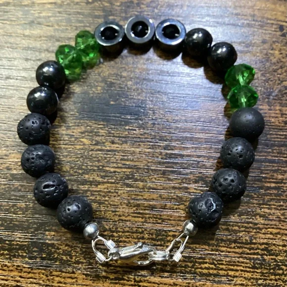 Bracelets - Picture 4 of 5